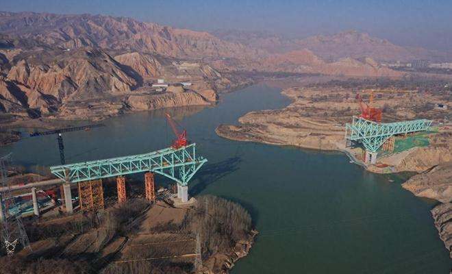 成都一建筑工地塔吊倒塌致5人死黄河尖扎特大桥4人还未找到？(图7)